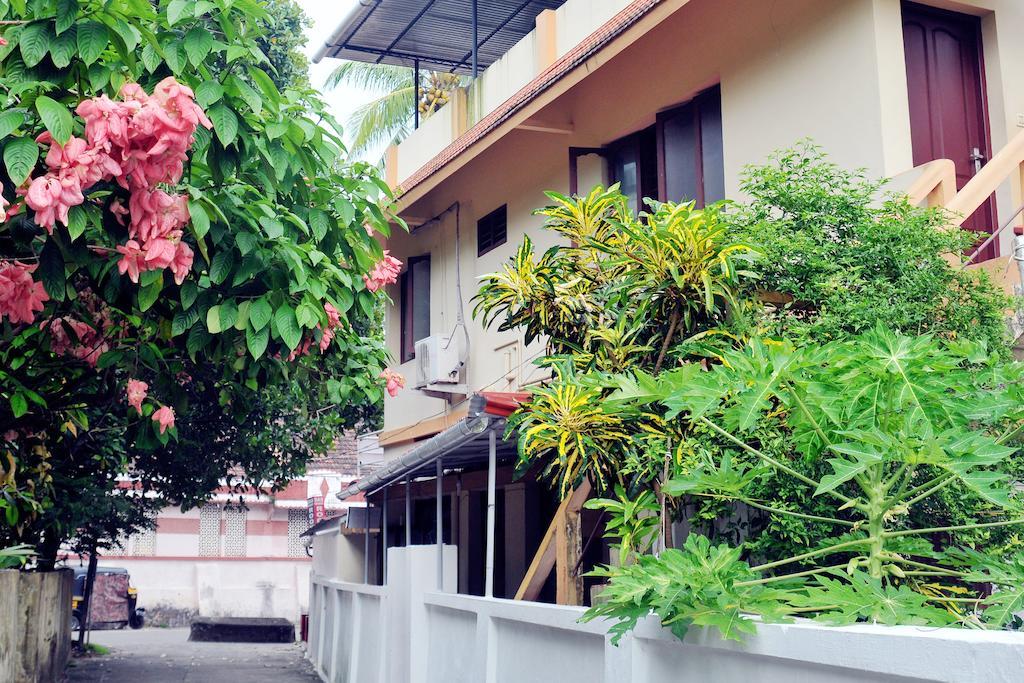 مبيت وإفطار Kochi Das Residency المظهر الخارجي الصورة
